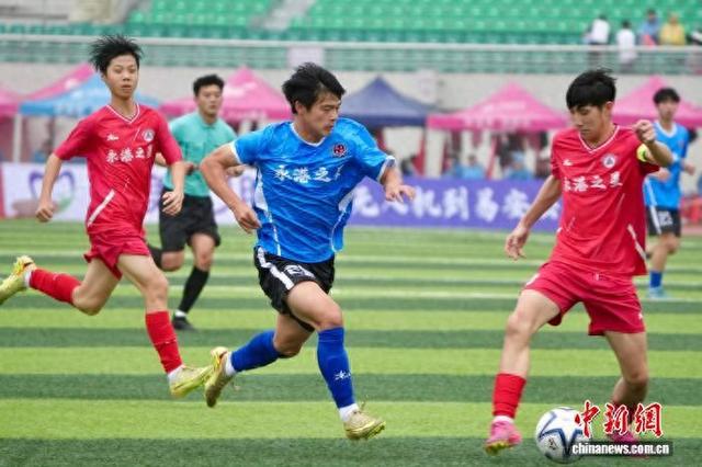 双方球员正在拼抢。永州市融媒体供图